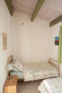 Maisons de vacances Romantic cottage in the Ardeche with free WiFi and TV : photos des chambres