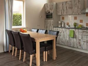 Chalet near Prinses Margriet Canal