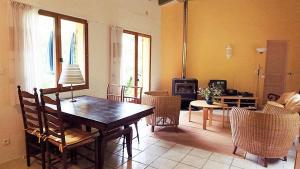 Maisons de vacances Romantic cottage in the Ardeche with free WiFi and TV : photos des chambres