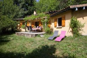 Maisons de vacances Romantic cottage in the Ardeche with free WiFi and TV : photos des chambres