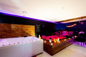 Love hotels Sweet Dreams Jacuzzi : photos des chambres