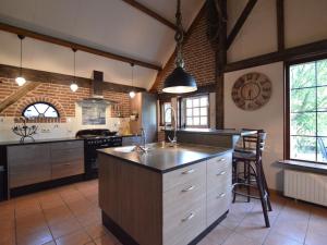 Farmhouse in Nieuwleusen near Lake and Nature