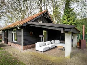 Holiday Home in Leende with Hot Tub & Garden