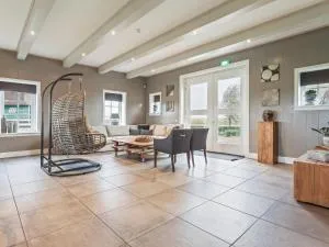 Holiday home for 10 people - Grootschermer