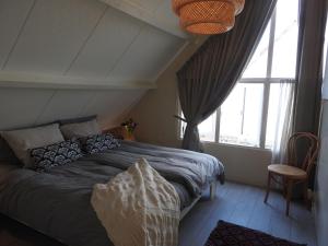 Holiday Home in Noordwijkerhout near Lake