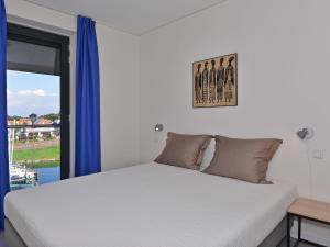 Waterfront Apartment with Terrace