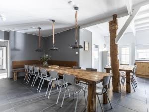 Farmhouse in Groet near sea and forest