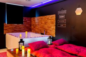 Love hotels Sweet Dreams Jacuzzi : photos des chambres