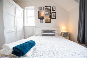 Beautiful coastal house at the Drowes Rivermouth