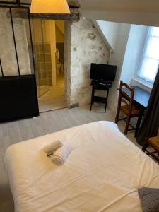 Hotels Au Fin Gourmet : Chambre Double avec Salle de Bains Privative