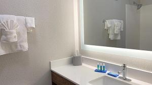 Holiday Inn Express Columbia NE - Fort Jackson by IHG