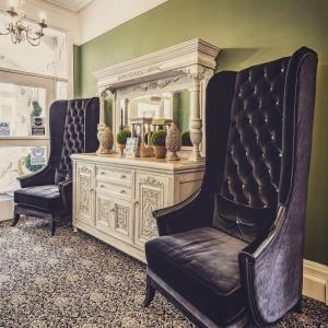 Lansdowne House with Private Car Park