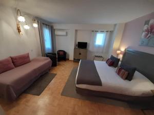 Hotels Le Fabian des Baux : Chambre Triple Classique