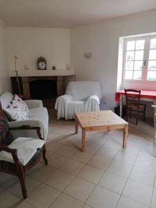 Maisons de vacances L'elie sous les noyers, Le gite : photos des chambres