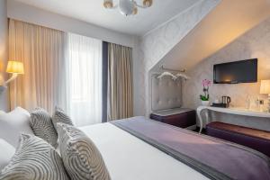 Terrace Suite with Jacuzzi room in Carnival Palace - Venice Collection