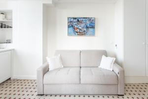 Seaside Studio by iCasamia it