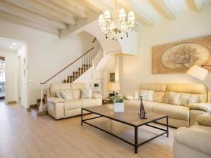 Sitges Spaces Beach House-4 bedrooms, 3 Bathrooms, Large Terrace,, Center-Beach