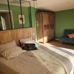 B&B / Chambres d'hotes Le Domaine des Muriers - charme, chic, calme en Provence Cote d'Azur : Suite avec Terrasse 