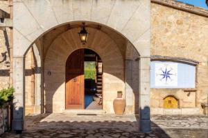 Finca Rafalet, Pollensa by Renthousing