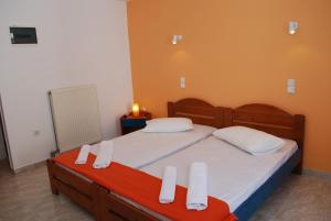 To Steno Sifnos Greece