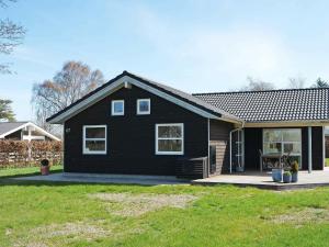 10 person holiday home in Hadsund-By Traum