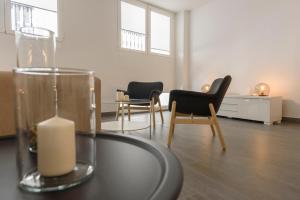 Apartamentos Constitución by Renthas