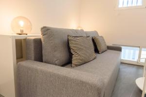 Apartamentos Constitución by Renthas