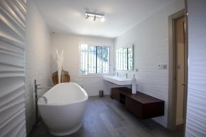 Villas Magnifique Villa avec piscine a debordement a Maussane les Alpilles : photos des chambres