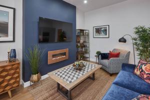 Host & Stay - Green View