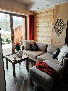 Apartament Tatrzański Świt z tarasem i garażem podziemnym Grotą Solną