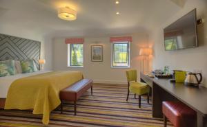 Deluxe Double Room with Bath room in Denbies Vineyard Hotel