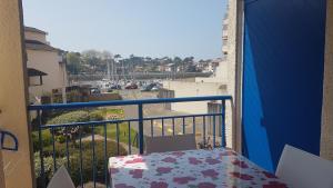 Appartement Pour 4 Personnes Avec Vue Sur Le Port De Plaisance- Residence Le Genois