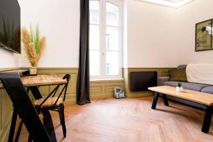 Appartements Appartement de charme centre ville avec terasse : photos des chambres