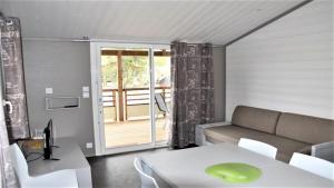 Chalets chalet avec piscine : photos des chambres