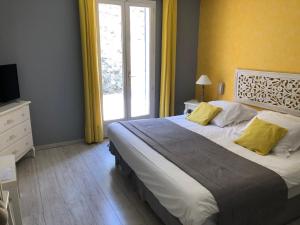 Hotels HOTEL LE MAS D'HeLeNE : photos des chambres