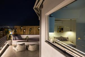 Private Jacuzzi & Acropolis View - The Loft