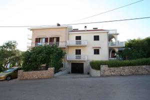 One-Bedroom Apartment Silo near Sea 1