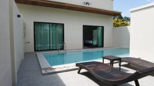 Toledo Pool Villa