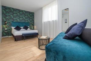 The Vista Rooms & Terrace