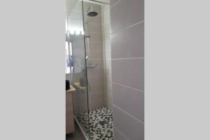 T3 climatisé avec piscine et vue sur mer