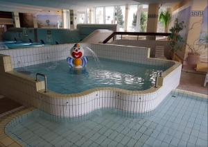 Ferienwohnung mit extra Schlafzimmer und Blick in den Bayrischen Wald oberhalb von Sankt Engelmar