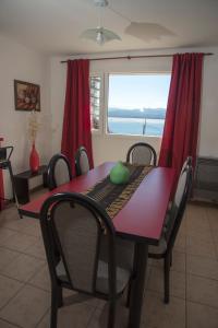 DEPARTAMENTO CÉNTRICO CON VISTA AL LAGO