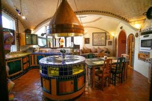 Majikal B&B - Santa Clara