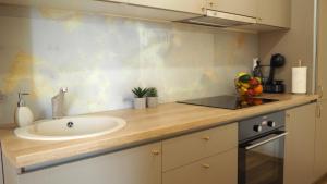 Seasons Sunrise Studio - nature & view