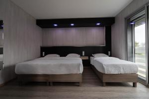 Hotels Hotel La Rocade : photos des chambres