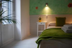 Superior Double or Twin Room with City View room in Hostal Madrid Star