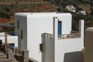 Monolithos Villas Andros Greece