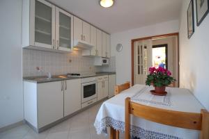 Apartment Leticija near city center