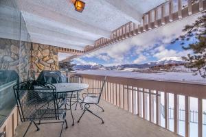 Apartment room in Stunning Lakefront Views - 2BR Condo - BBQ and Fireplace!