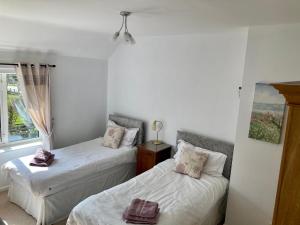 Glenbrae House 3 bedrooms near Nantwich with countryside views on private driveway